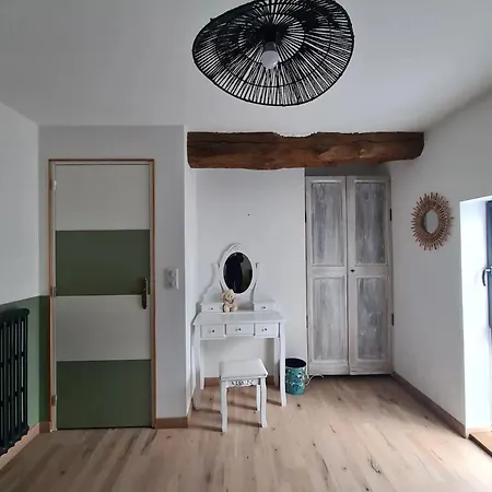 Casa de Férias Maison Accueillante à Clermont-créans, 70m² Avec Jardin