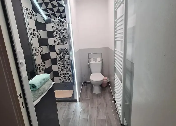 Maison Accueillante A Clermont-Creans, 70M² Avec Jardin